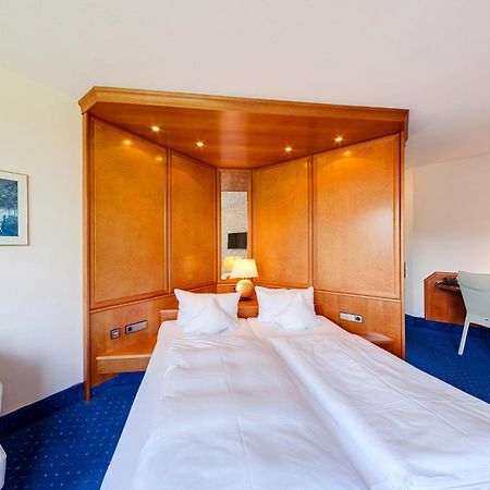 Hotel Hohe Linde 이스니임알가우 외부 사진