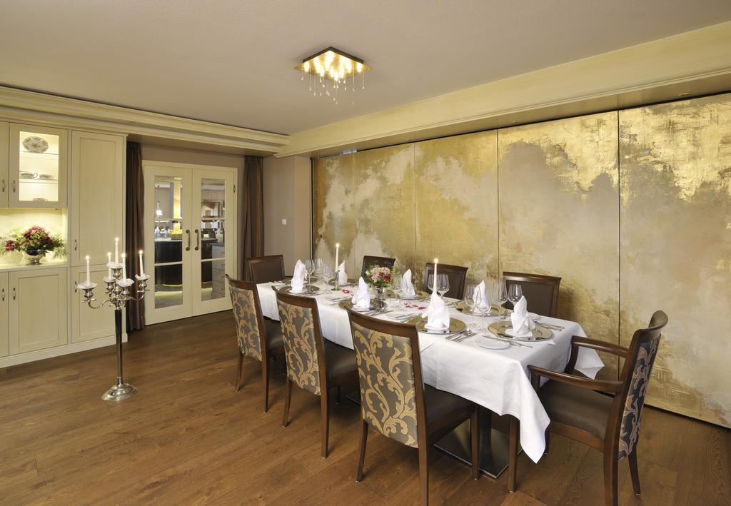 Hotel Hohe Linde 이스니임알가우 외부 사진