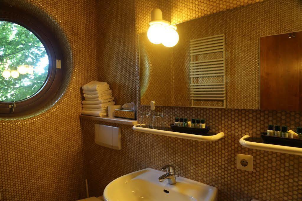 Hotel Hohe Linde 이스니임알가우 외부 사진
